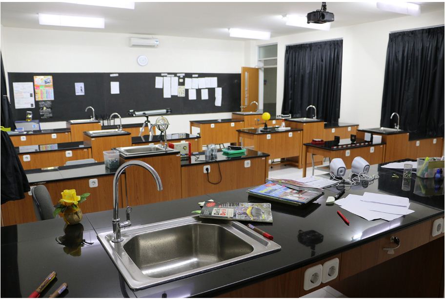 Kelas Labolatorium - Biologi